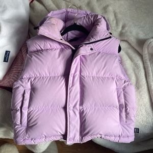 The Super Puff Shorty Vest- Crocus Purple